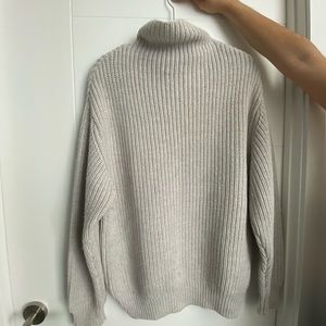 Aritzia Montpellier turtle neck in heather birch